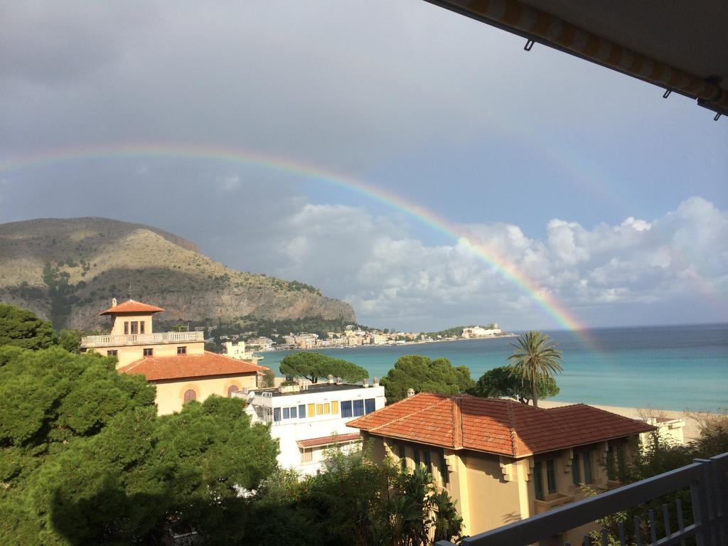 Mondello Luxury Apartment On The Beach المظهر الخارجي الصورة