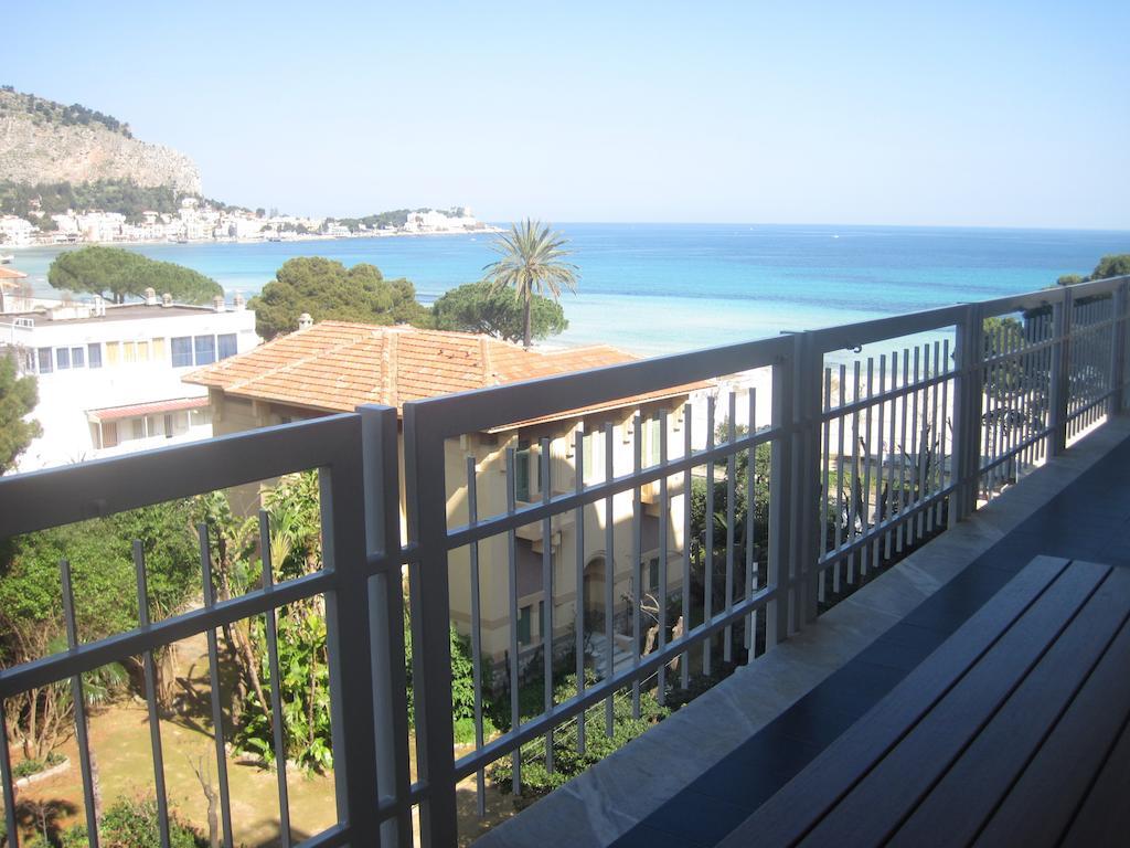 Mondello Luxury Apartment On The Beach المظهر الخارجي الصورة